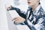 Li Wenhan's cool photo of printed jacket