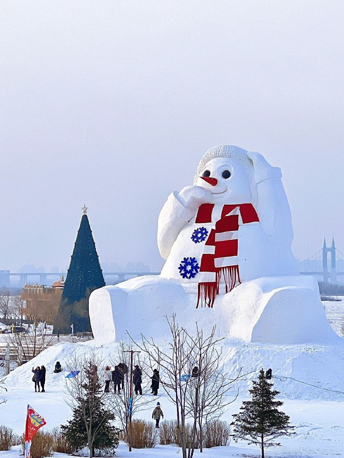 哈尔滨2022年巨型雪人高清图