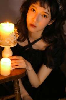 Dark beauty Halloween photo mobile wallpaper