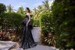 Guan Xiaotong sexy photo in black flowing dress