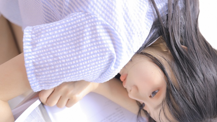 养眼美女学生妹写真图片桌面壁纸