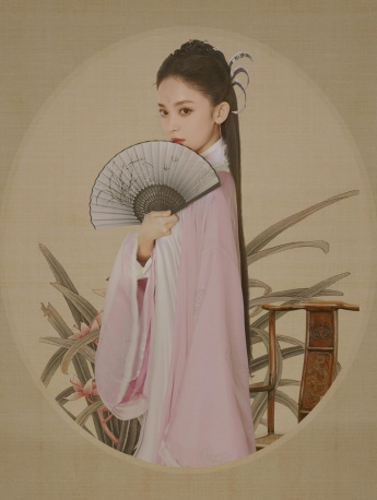 Guli Nazha's classic style charming and sexy photos