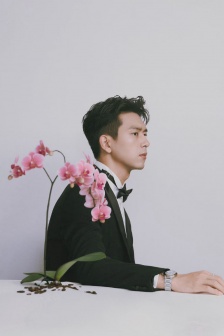 李现绅士帅气写真图片