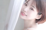 精致白皙短发美女图片桌面壁纸