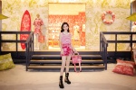 Angelababy's vibrant and sexy photo in printed suit