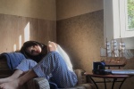 背心美女清新治愈居家写真
