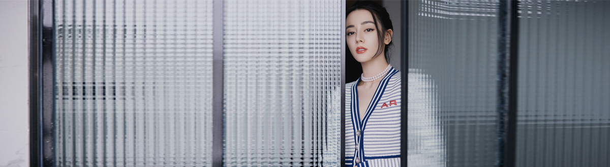 迪麗熱巴手機壁紙