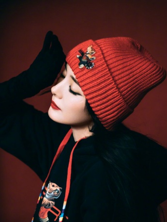 Yang Mi's behind-the-scenes photos in Marie Claire magazine