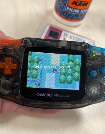 GBA遊戲機實體圖