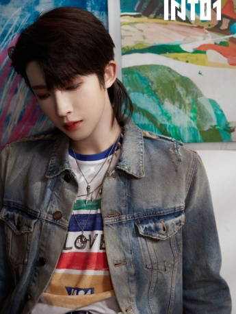 INTO1 Liu Yu's energetic and handsome summer photos