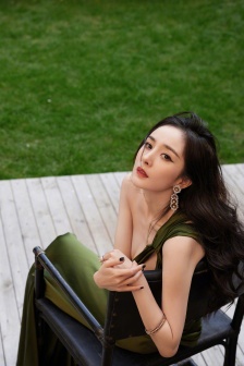 杨幂ELLE风尚大典性感写真