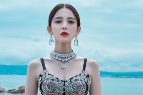 Sexy beauty Guli Nazha pictures desktop wallpaper