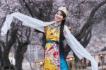 刘涛藏族服装优雅甜美写真图片