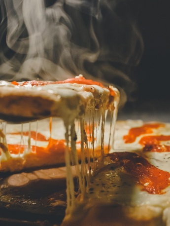 Tempting pizza mobile wallpaper