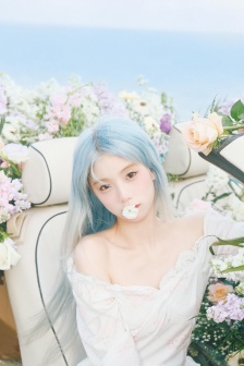 Beautiful internet celebrity Lu Yi swag mobile wallpaper