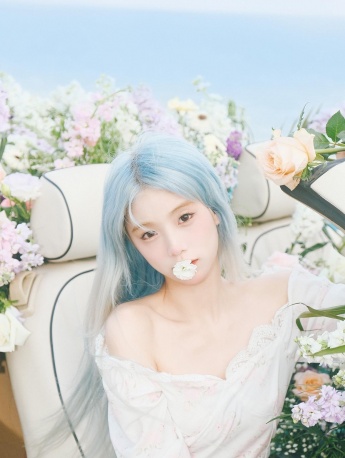 Beautiful internet celebrity Lu Yi swag mobile wallpaper