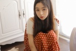 大眼美女萌妹纸波点吊带裙养眼写真