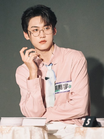 INTO1 Zhou Keyu HD pictures and photos