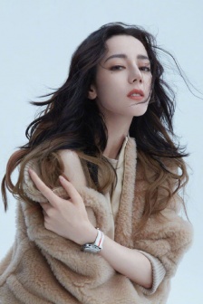 Dilireba Figaro December cover photo