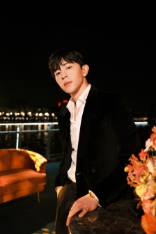 Deng Lun retro handsome cruise ship photo pictures