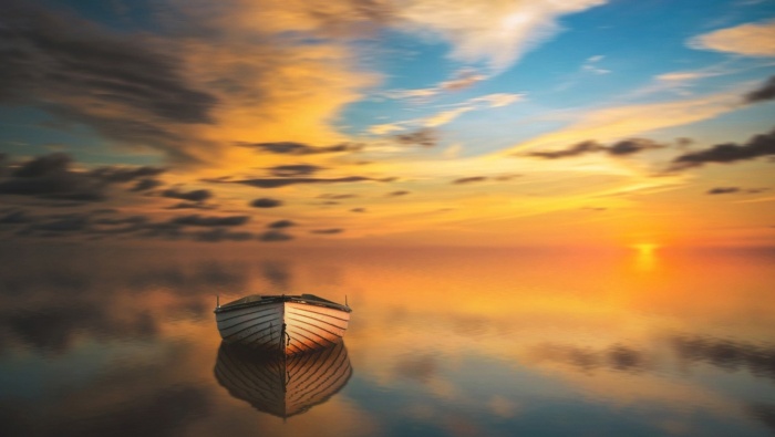 大海与船只图片素材高清桌面壁纸