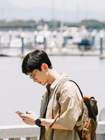 白敬亭《開端》手機壁紙