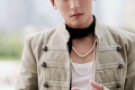 Zhang Zhehan handsome pictures and photos in leopard print shirt