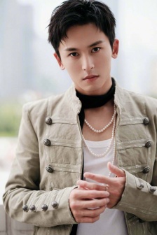 Zhang Zhehan handsome pictures and photos in leopard print shirt