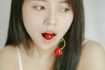 粉紅吊帶睡衣美女火辣性感寫真