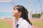 操场上的美女制服短裙性感诱惑写真