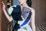 Yang Mi's curly hair and red lips retro sexy photo
