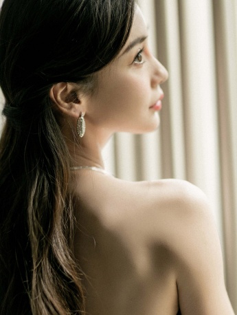 angelababy backless dress photo mobile wallpaper