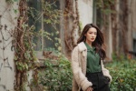 Photos of Li Qin's elegant temperament on the streets in early winter