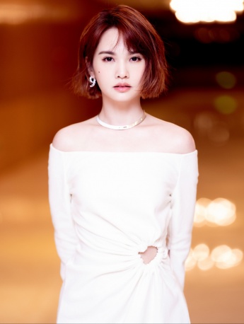 杨丞琳一字肩礼服魅力性感写真