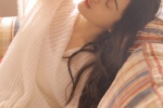 Sexy beauties with fragrant shoulders and eye-catching photos
