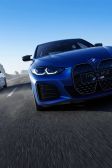 宝马纯电i4多角度高清图