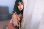 清冷气质美女小露香肩性感写真