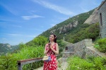 Song Yi's sexy island blockbuster in floral red dress