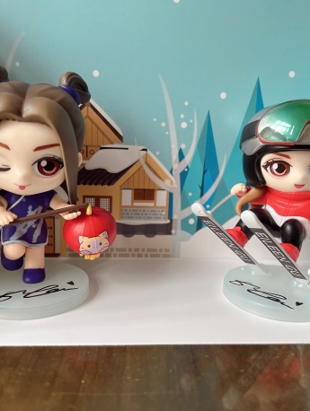 谷爱凌Q版手办多角度图