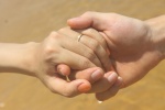 Couple holding hands picture material HD wallpaper