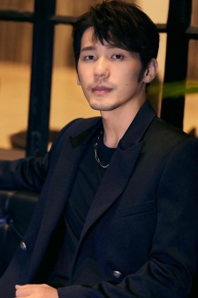 白宇帅哥写真手机壁纸