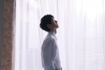 刘昊然白衬衫清爽帅气写真
