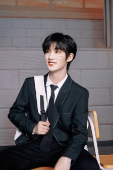 Times Youth League Ding Chengxin mobile wallpaper