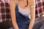 背帶褲美女吊帶馬尾唯美寫真