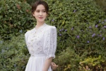 Liu Shishi elegant and sexy photo in white hollow dress