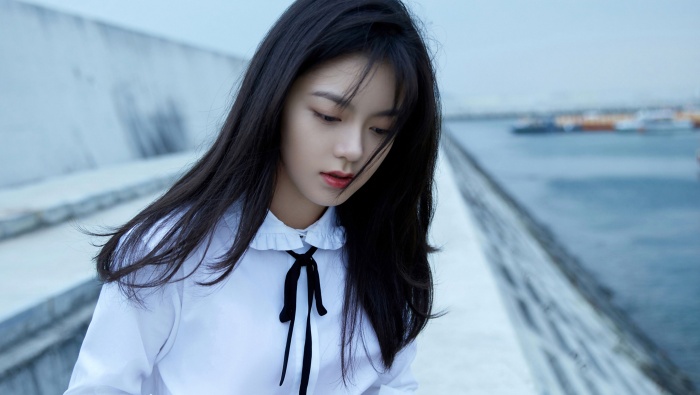 Zhao Jinmai college style photo desktop wallpaper