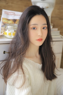 恬静温柔的美女私房性感写真