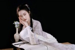Zhang Huiwen sexy photo in ancient Chinese costume