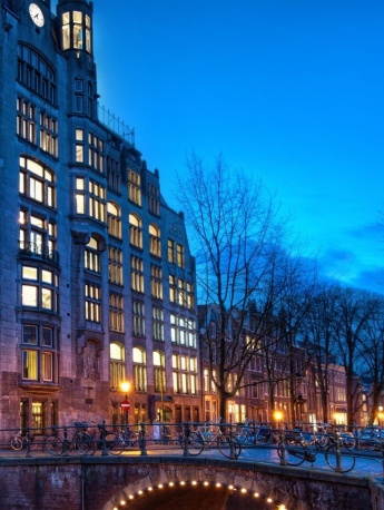 Beautiful blue night scene mobile wallpaper