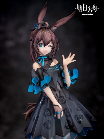 明日方舟阿米婭手辦實物圖